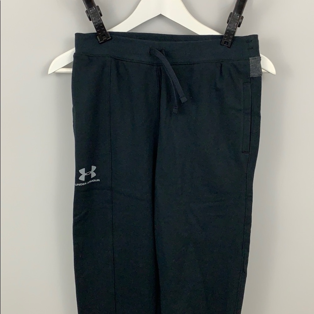 Under Armour Boys joggers size large